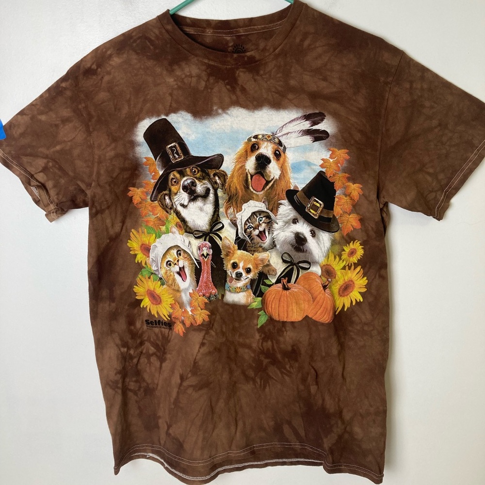 NWT Brown Tie Dye with the most festive doggies. Medium